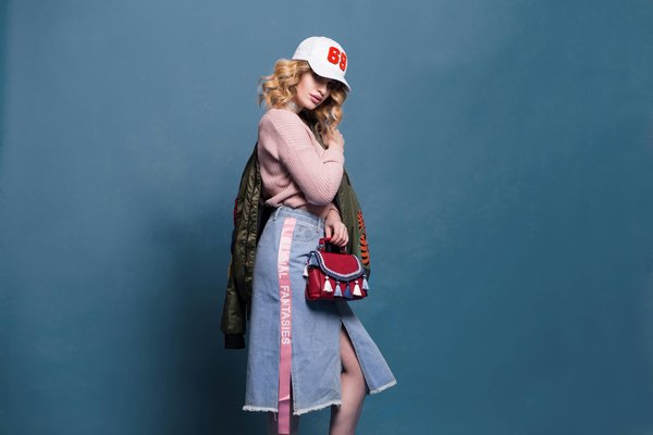 Wie kann man einen kühnen Look mit Neonfarben kreieren?